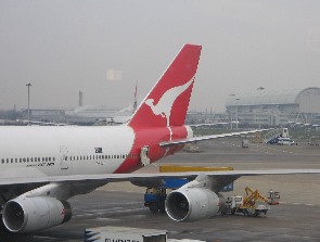 QF 30 Melbourne via Hong Kong
