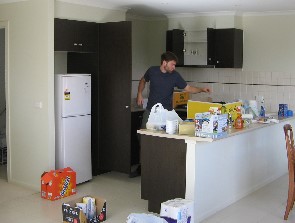 Erst die K&uuml;che einr&auml;umen...