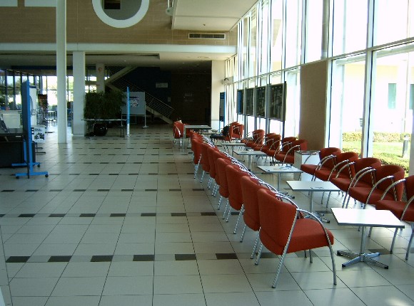 Eingangshalle in der Uni